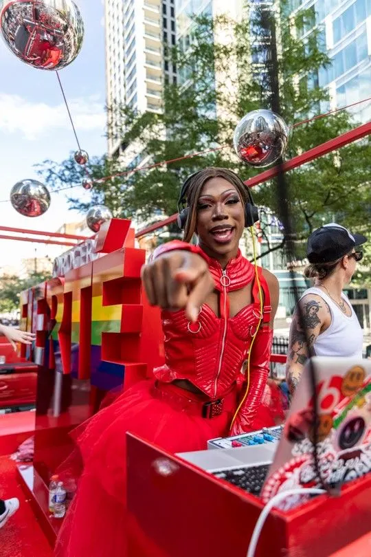 Rogers Communications LGBTQIA+ ERG Marches in Montreal Pride Parade detail 4